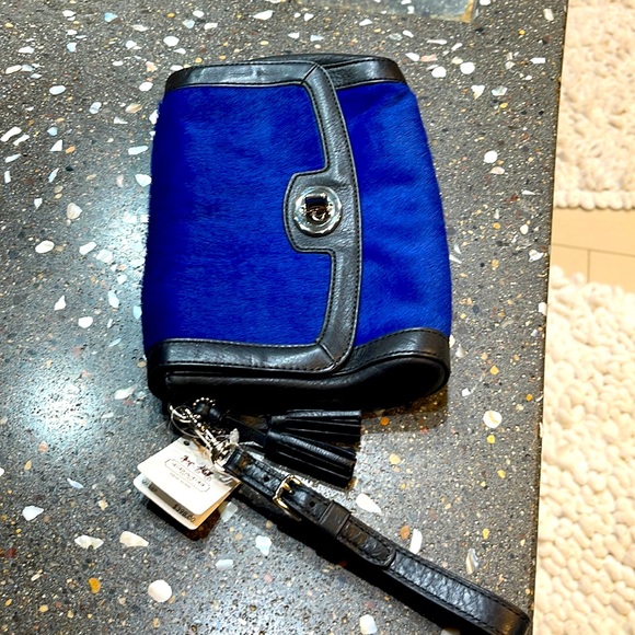 Coach Clutch - Picture 2 of 8